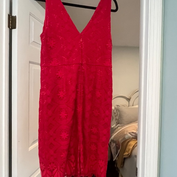 Cape - Picture 3 of 4